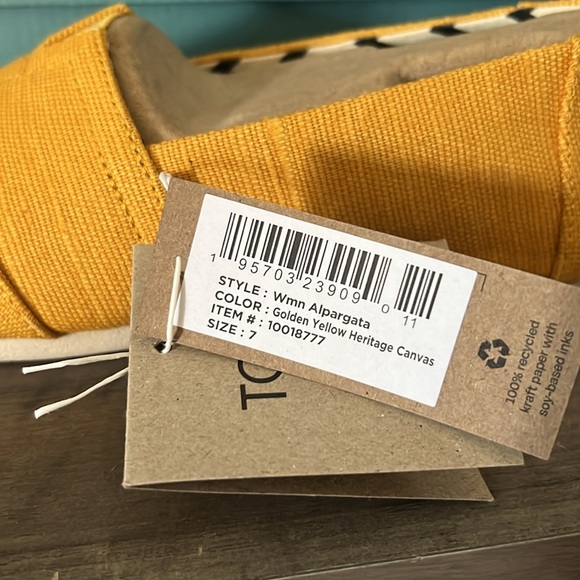 Toms - Picture 2 of 4